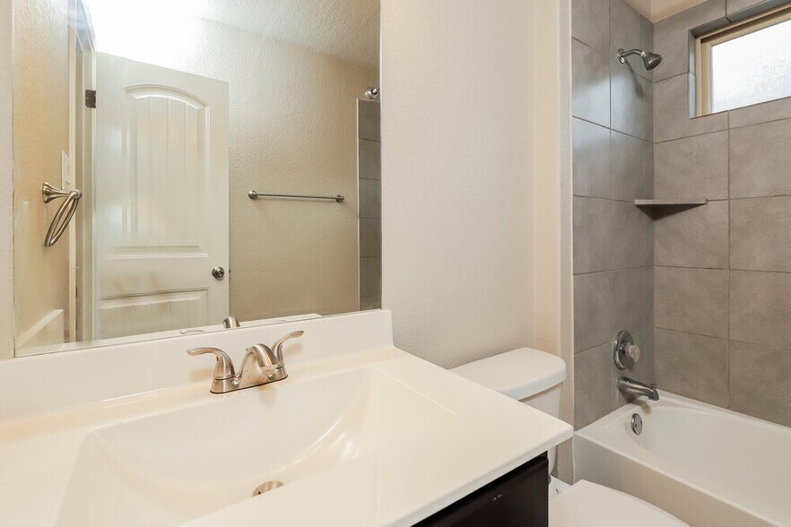 Building Photo - 2677 McCrae