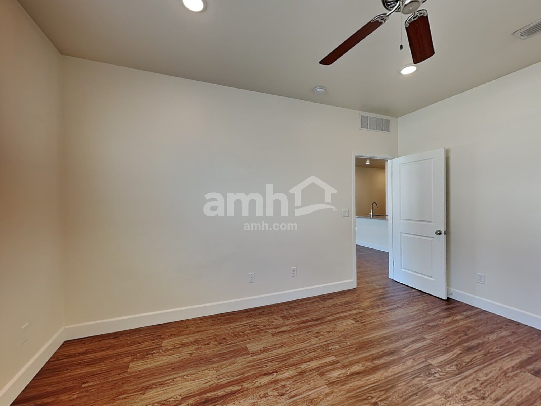 Building Photo - 5124 W Milliron Dr