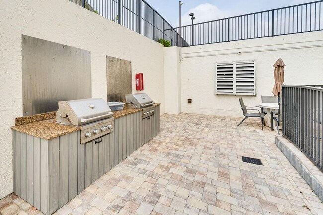 Building Photo - 3855 S Atlantic Ave