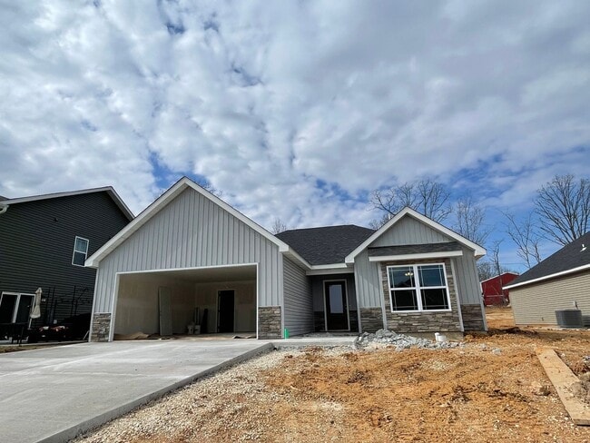 Building Photo - NEW CONSTRUCTION 3 Bed 2 Bath FOR RENT in Waynesville