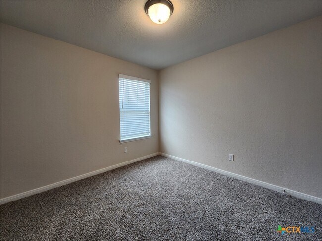 Building Photo - 1225 Ella Xing