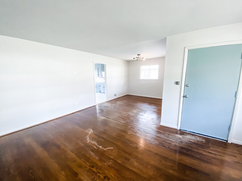 Building Photo - 536 81st St S