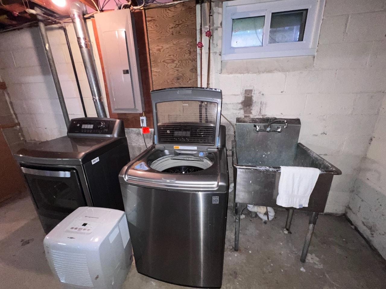 Building Photo - 918 Rockwell Rd