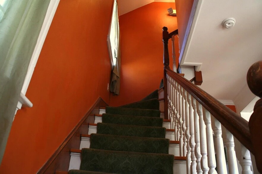 Building Photo - 68 W Narragansett Ave