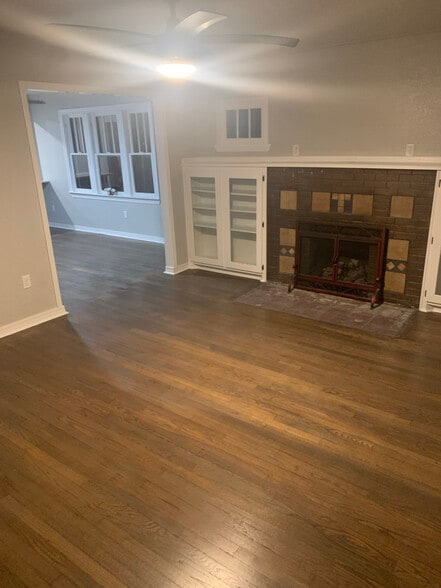 Primary Photo - 828 S 16th St