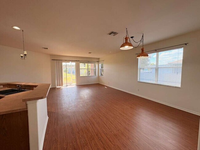 Building Photo - 1826 NW 15th Terrace