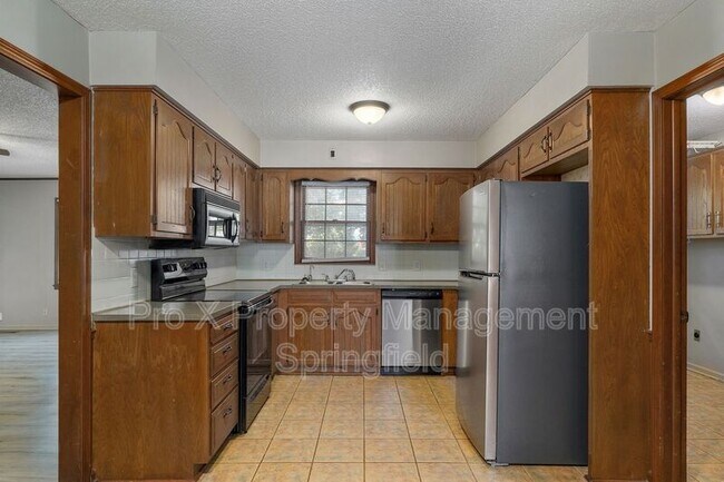 Building Photo - 5519 S Dollison Ave