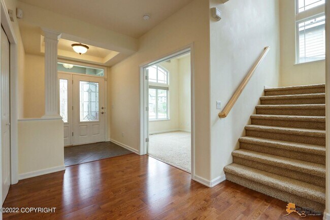 Building Photo - Stunning home conviently located by Eagle ...