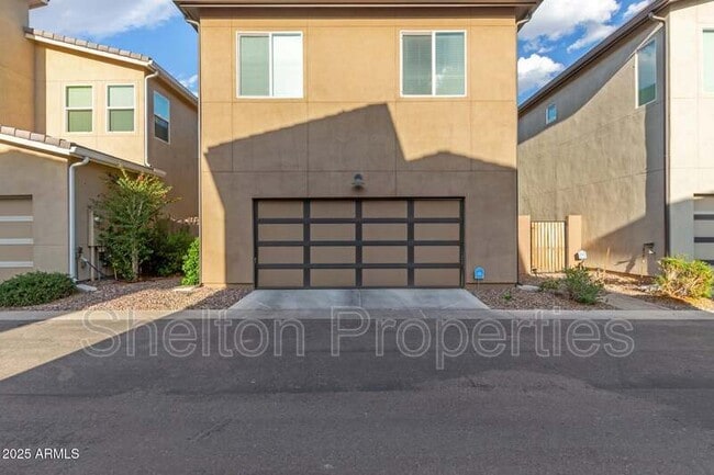 Building Photo - 1310 N Zane Dr