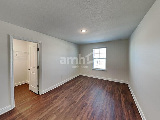Building Photo - 2865 Ponds Trl