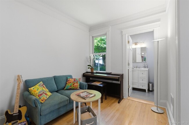 Building Photo - 27 N Dutcher St