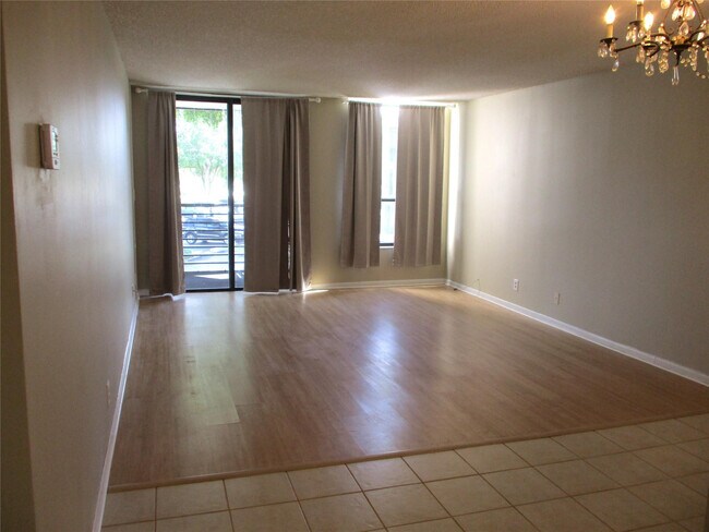 Building Photo - 6751 N University Dr