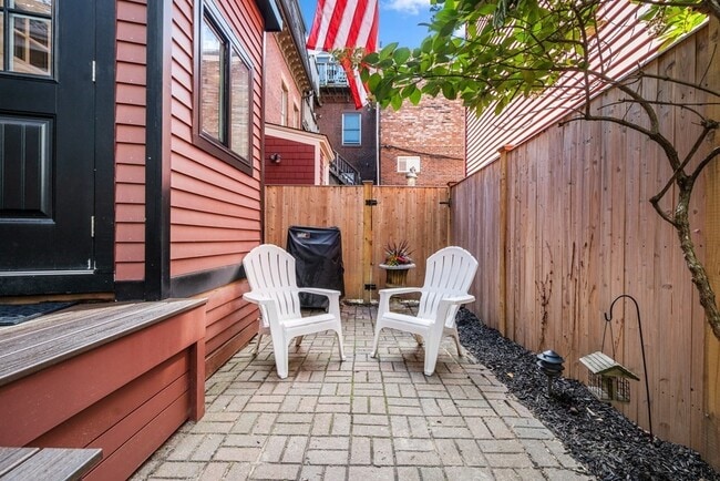 Building Photo - 9R Salem St Ave