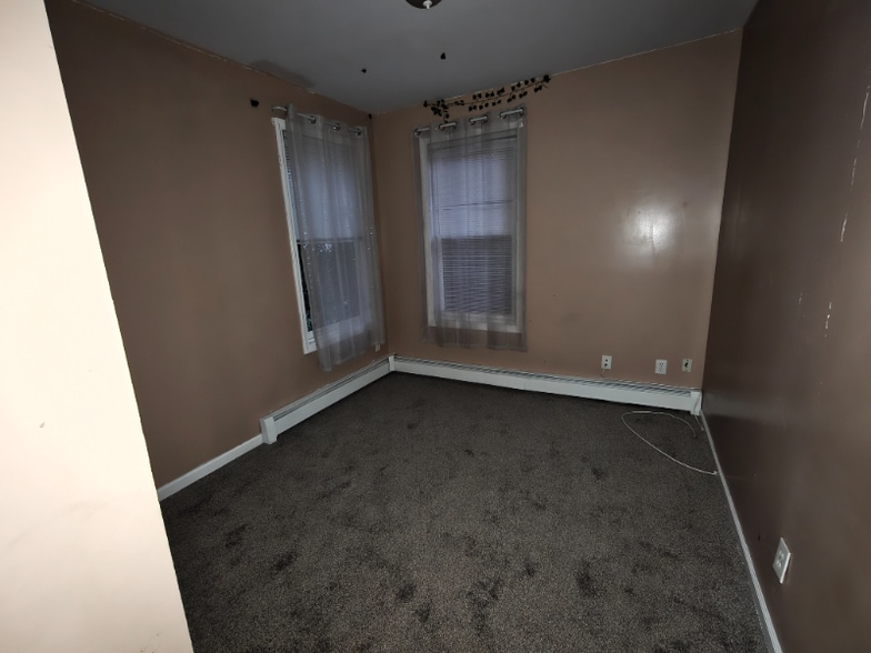 Building Photo - 39 Allen Pl