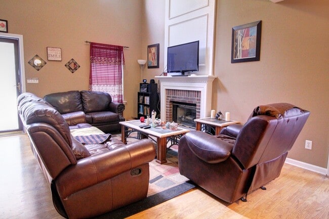 Building Photo - NEW PHOTOS COMING SOON!! 3bd/2ba Hope Valley Home With Fenced-In Backyard!
