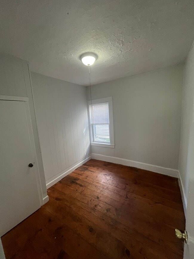 Building Photo - 36 Fisher St