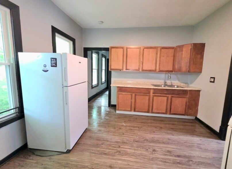 Back unit - 3620 E 63rd St