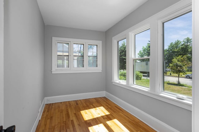 Building Photo - 3449 Snelling Ave