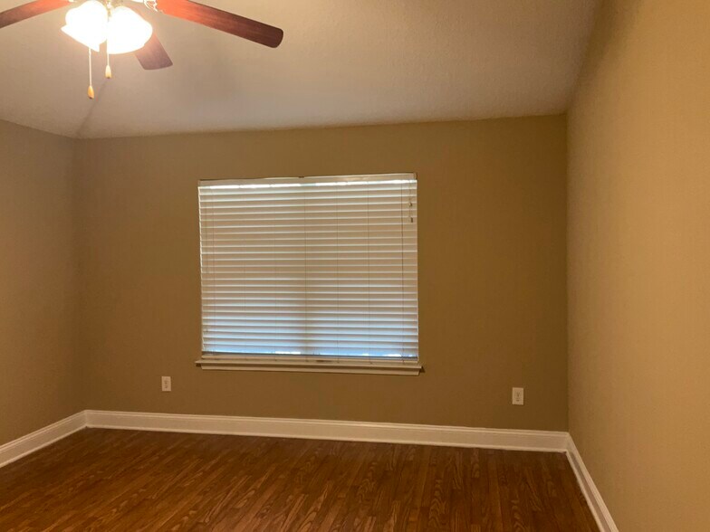 Building Photo - 2132 Cherokee Cove Trl