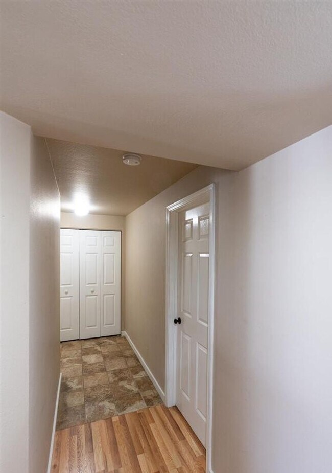 Building Photo - 3769 S Gekeler Ln