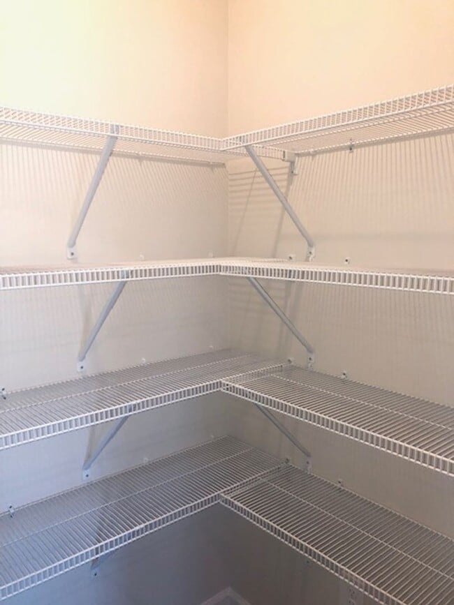 Building Photo - Newer Townhome with 1 Car Garage in Braemar Village! COMING SOON!