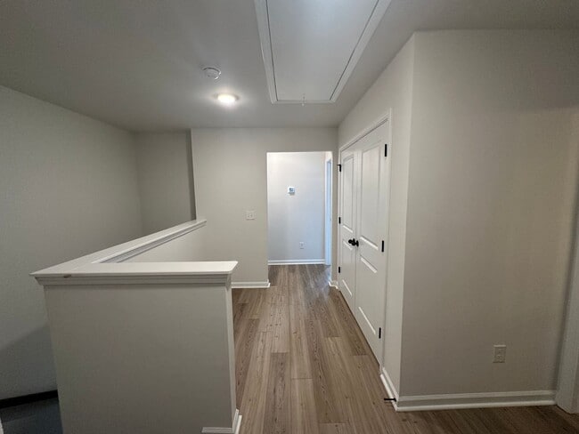 Building Photo - Spacious Townhome on Johns Island in Marsh...