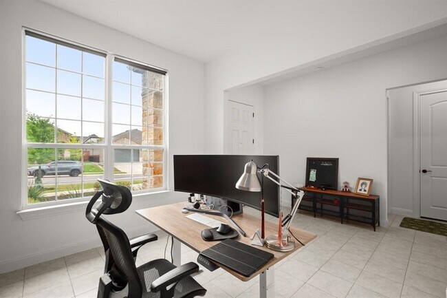 Building Photo - 385 Barnhill Lp