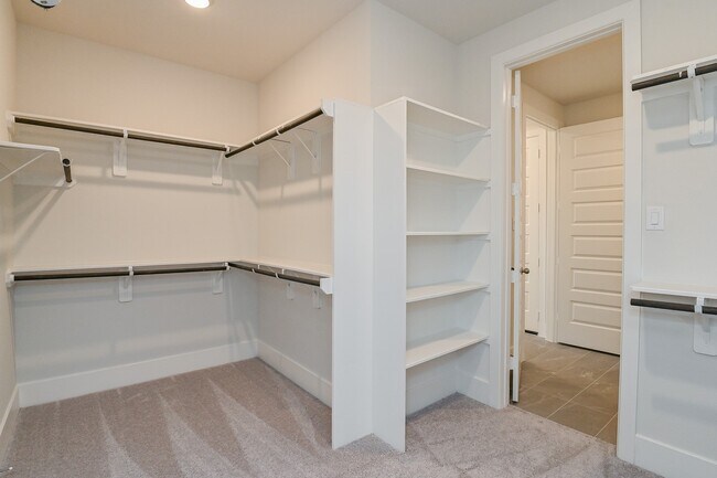 Building Photo - 7207 Winterberry Gln Ln