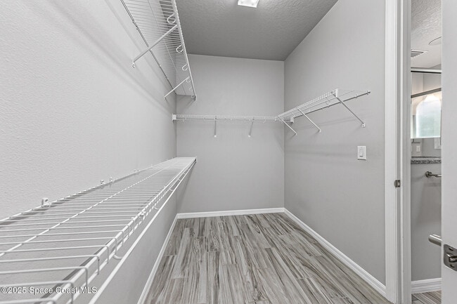 Building Photo - 7544 Loren Cove Dr