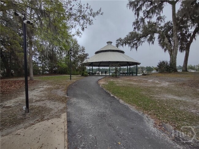 Building Photo - 27 Chapel Lake N