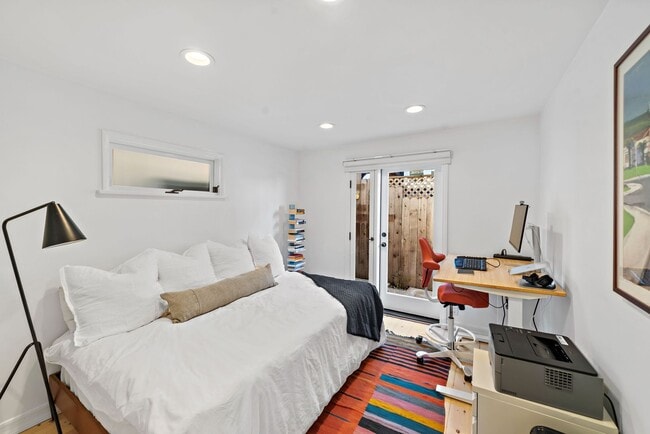 Building Photo - Oceanview Cottage Steps from Iconic Thousand Steps Beach