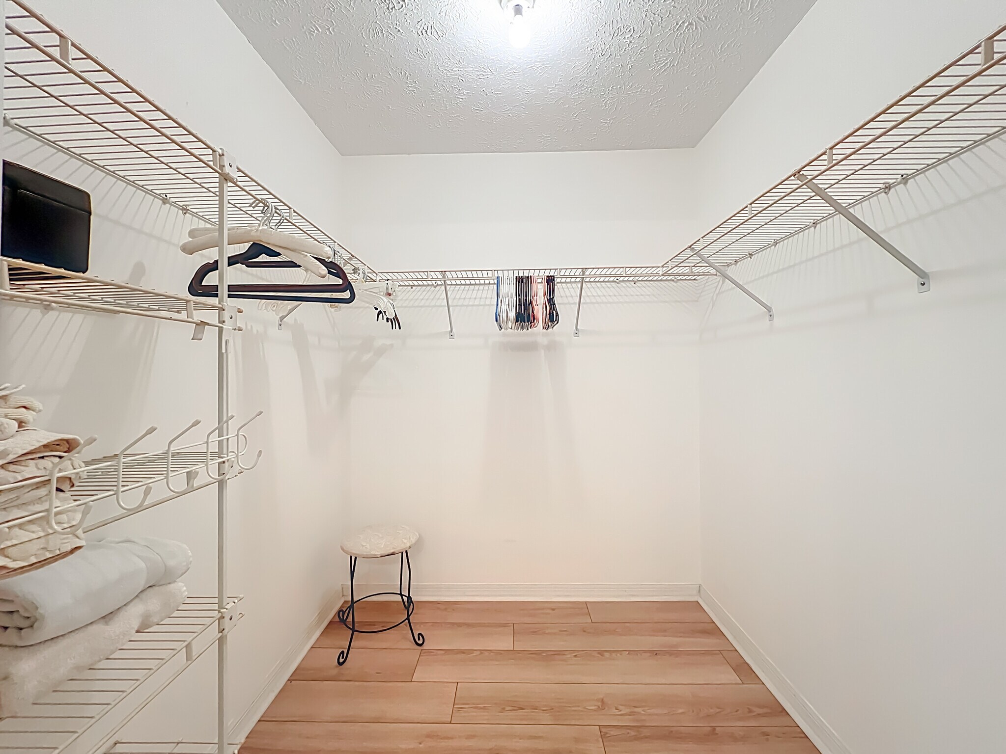 Building Photo - 760 Lake Orchid Cir