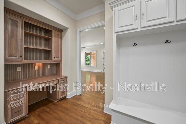 Building Photo - 7 Crooked Stick Ln