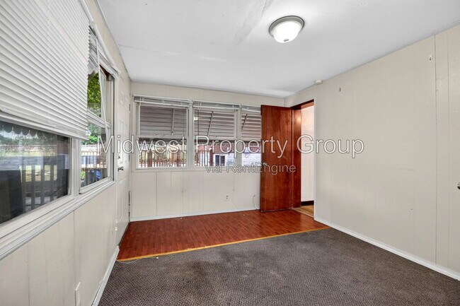 Building Photo - 8327 Sunbury Ave