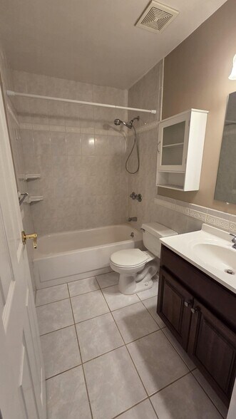 Building Photo - 283 Storm Dr