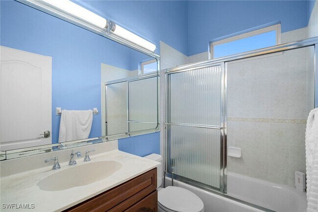 Building Photo - 5024 SW 8th Pl