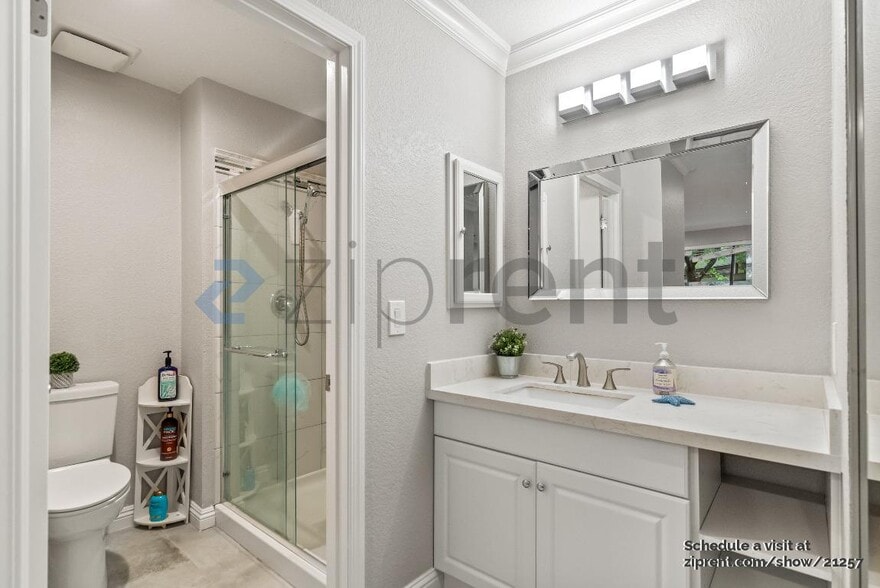 Building Photo - 5288 Makati Cir
