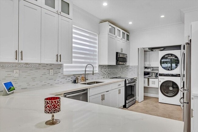 Building Photo - 773 SW 120th Ave