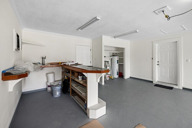Building Photo - 349 Primrose Cir