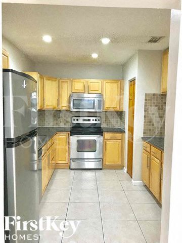 Building Photo - 11075 NW 27th Pl