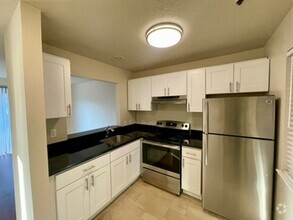 Building Photo - Updated 1BR in Fantastic Mission Location!!