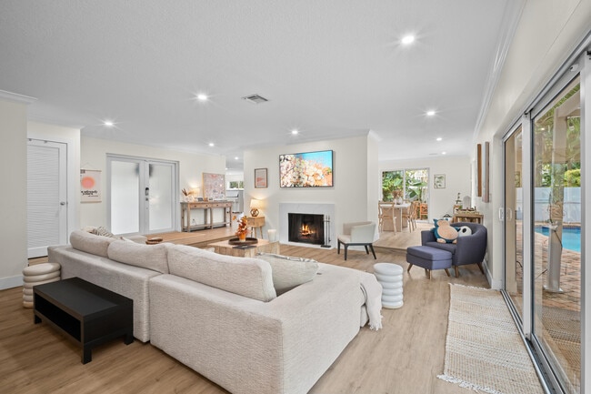 Building Photo - 2421 SW 29th Way