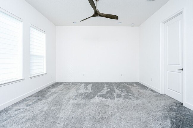 Building Photo - Luxurious Solar Powered 4 Bedroom, 3 Bath Waterfront Home with office & Upgrades Galore!