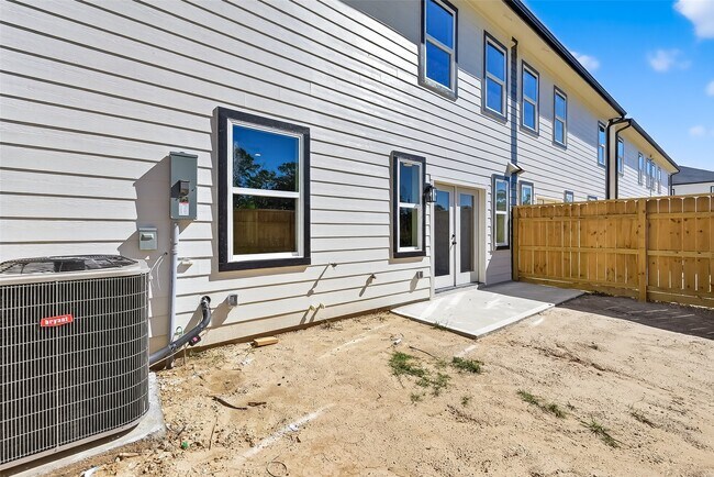 Building Photo - 12315 New Jordan Ln