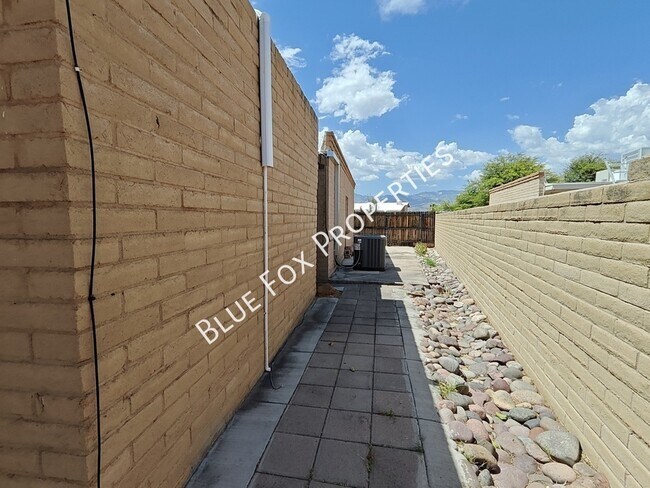 Building Photo - 9742 E Cannon Pl