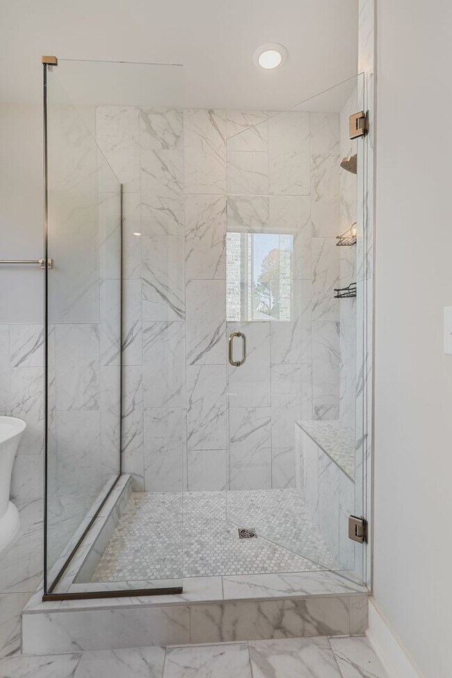 Building Photo - Gated Community - Villages of Stoneybrook