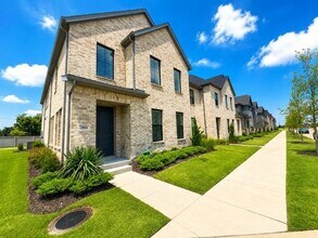 Building Photo - 2801 Chisos Red Rd