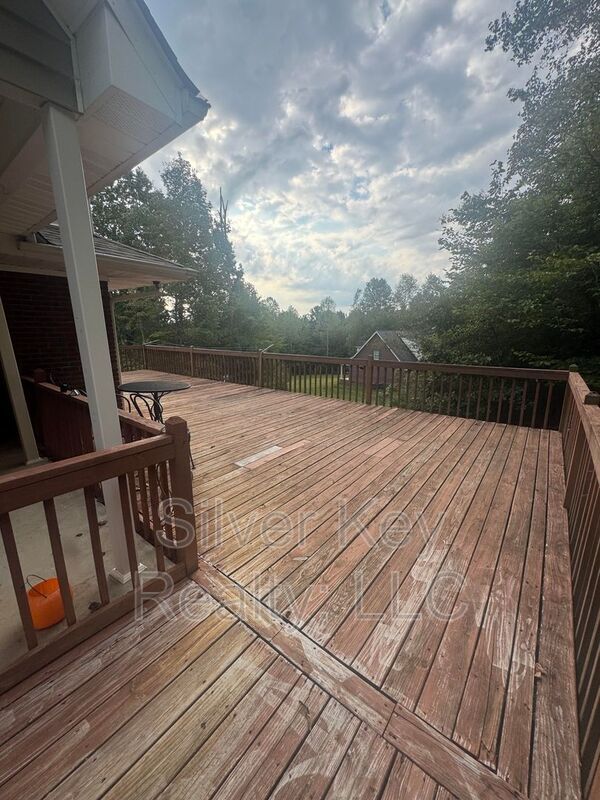 Building Photo - 1339 English Ln