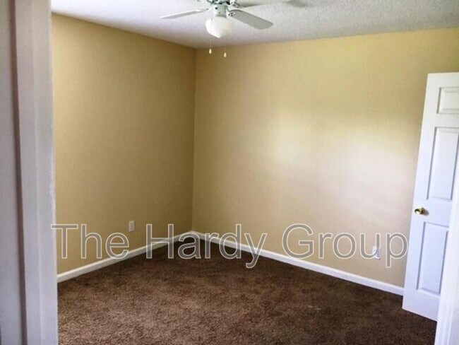 Building Photo - 257 Sunshine Cir