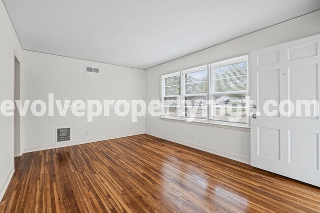 Building Photo - 1564 S Perkins Rd